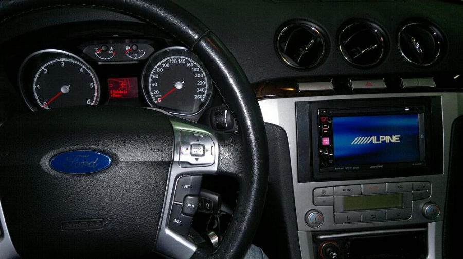 Ford Galaxy.jpg